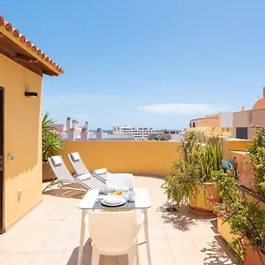 https://white-dream-penthouse-el-medano.in-canary-islands.com